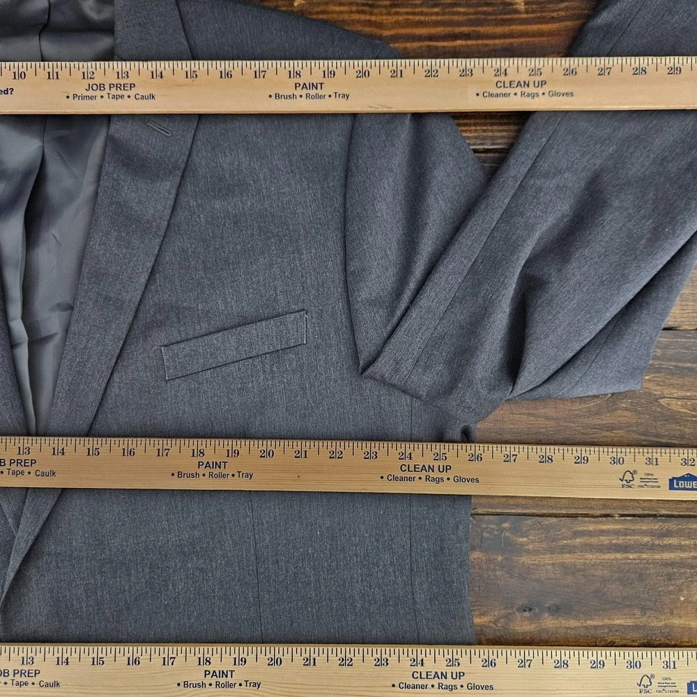 Van Heusen Men's Sport Coat‎ Blazer Two Button Gray Poly  Rayon Blend Size 50R